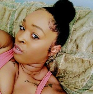 Meet your Posher, Jerona